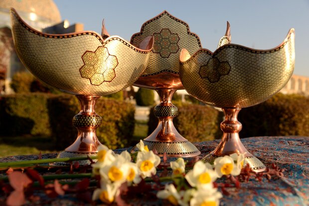 ۴ میلیارد تومان صنایع دستی اصفهان در بازارچههای نوروزی فروخته شد ۴ میلیارد تومان صنایع دستی اصفهان در بازارچههای نوروزی فروخته شد