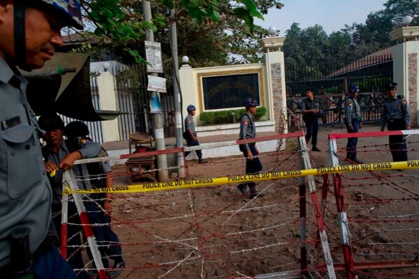 Massive blasts rock Myanmar biggest jail, 8 killed