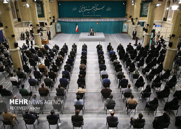 Leader meeting with Iranian elites, scientific talents
