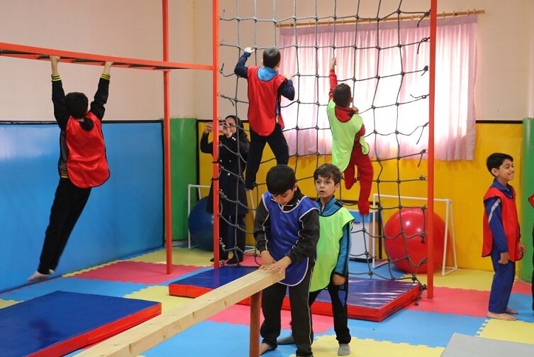 معلم «انسان ســـاز» است/ ترسیم مثلث «عشق، ایمان و اراده»