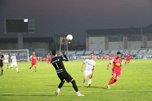 پرسپولیس برنده بازی جنجالی ورزشگاه تختی انزلی