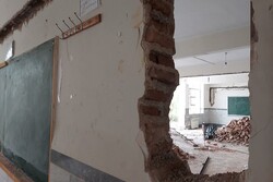 تاثیر زلزله خوی بر تحصیل ۱۰ هزار دانش آموز/ ۷ مدرسه به صورت کامل تخریب و ساخته می‌شوند