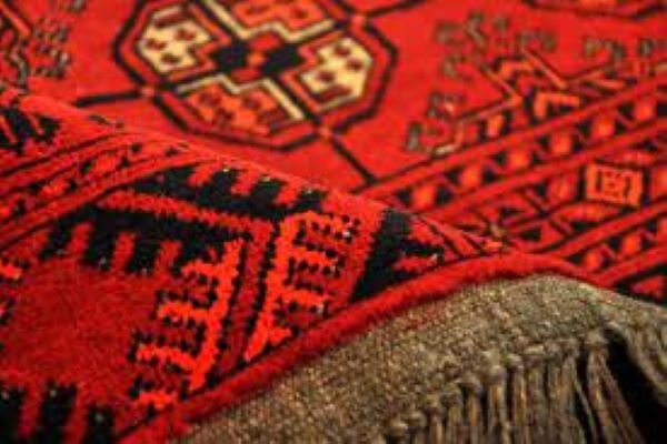 ظرفیتهای مغفول فرش ترکمن/ همیشه پای یک دلال در میان است