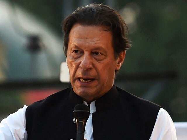پاکستانی سابق وزیر اعظم تاحیات نااہلی سے بچ گئے