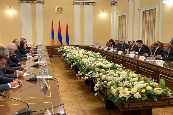 Emir Abdullahiyan'ın Erivan'da ikili temasları sürüyor