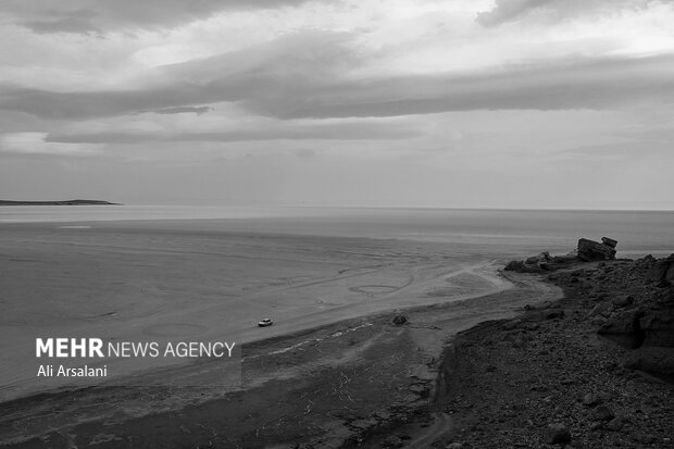 ثانیه شمار مرگ در دریاچه ارومیه