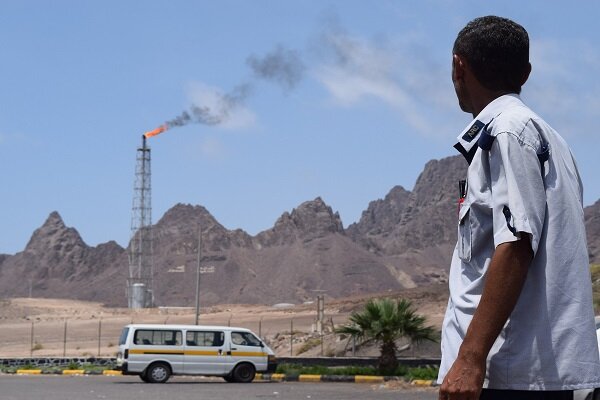یمن خواستار توقف صادرات نفت این کشور توسط عربستان شد