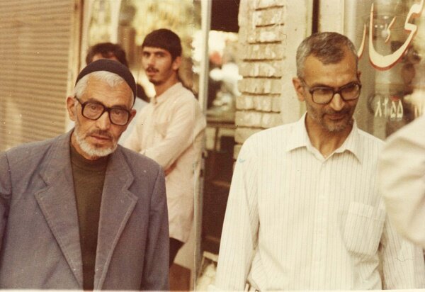 حاجمحمدآقا نمیتوانست ساکت بنشیند/تو همان رسولزاده کاشانی هستی؟