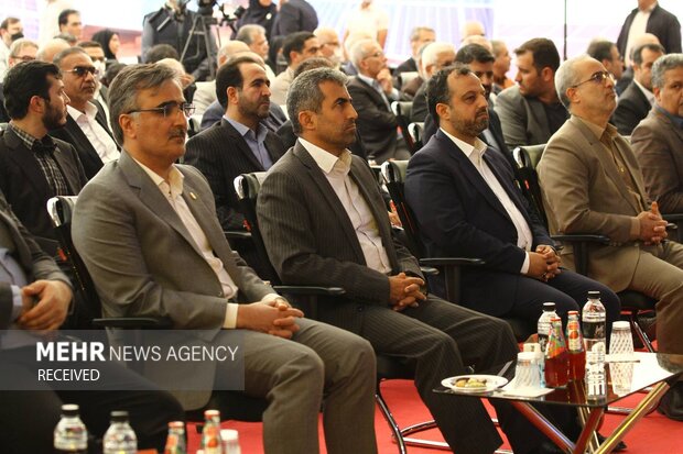 آیین عملیات اجرایی شهرک زنجیره فوتوولتائیک انرژی های تجدیدپذیر ایران با حضور احسان خاندوزی وزیر اقتصاد و امور دارایی برگزار شد