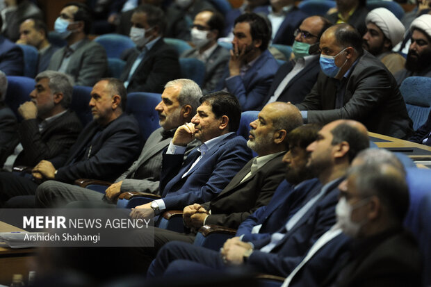 همایش اقدامات انجام شده در ۲۰۲۰ محله کم برخوردار صبح امروز با حضور معاون اول رئیس‌جمهوری و وزرای آموزش و پرورش و کشور، روسای کمیته امداد حضرت امام، سازمان بهزیستی و جمعیت هلال احمر در ساختمان وزارت کشور برگزار شد