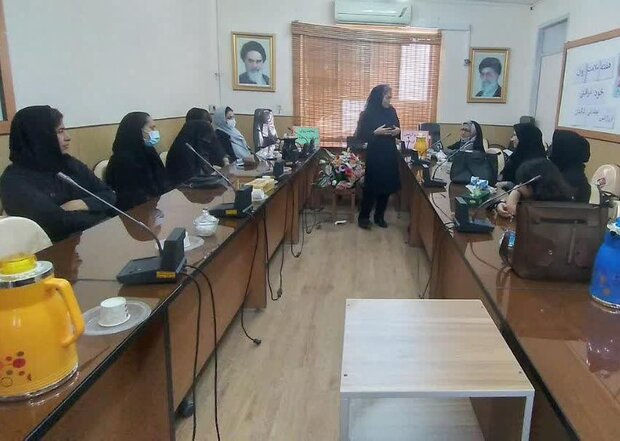  کارگاه خود مراقبتی زنان در تنگستان برگزار شد