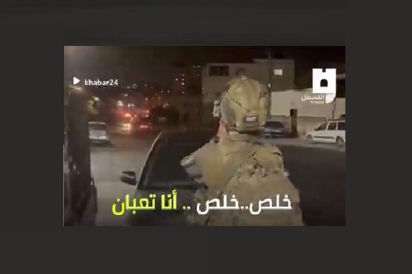 التماس نظامی صهیونیست از جوانان فلسطینی: بس کنید، خسته شدم!+فیلم