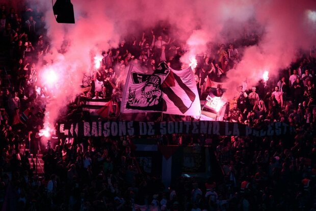 حمایت هواداران پاریسن ژرمن از ملت فلسطین+ تصاویر