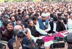 پاکستانی معروف صحافی ارشد شریف کی شاہ فیصل مسجد میں نماز جنازہ ادا کر دی گئی
