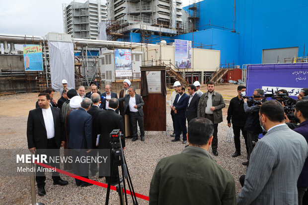  افتتاح واحدهای گازی اول و دوم نیروگاه آریان ۲ زنجان را با ظرفیت تولید ۳۶۶ مگاوات برق