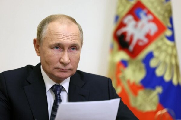 پوتین وضعیت ویژه اقتصادی روسیه را تمدید کرد