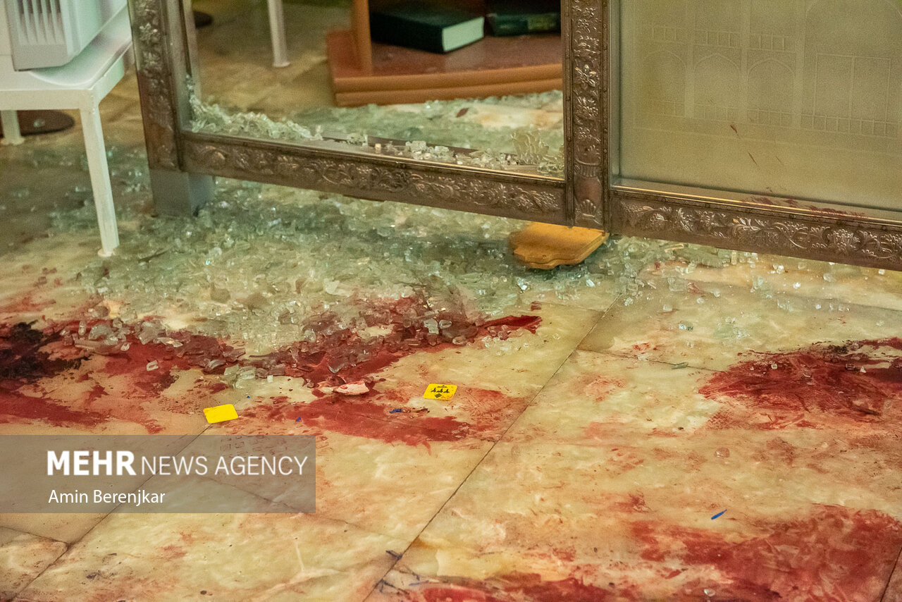 حمله تروریستی به زائران شاهچراغ/۱۵نفر شهید شدند/دستگیری ۱ تروریست