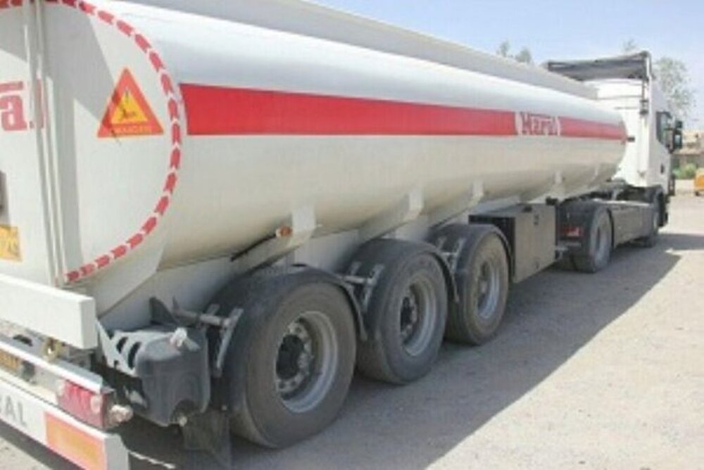 کامیون تانکردار حامل نفت کوره قاچاق در آزادراه «خرم زال» توقیف شد