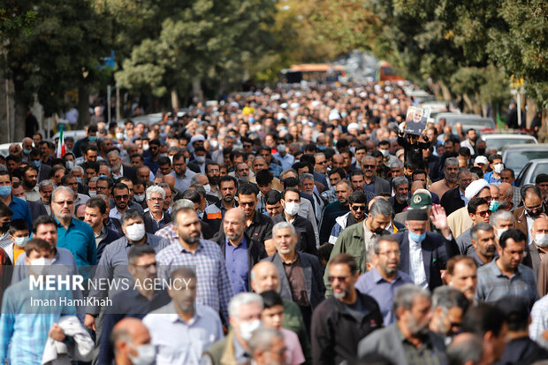 راهپیمایی مردم همدان در محکومیت اقدام تروریستی شاهچراغ