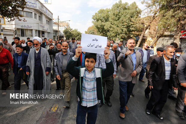 راهپیمایی مردم همدان در محکومیت اقدام تروریستی شاهچراغ