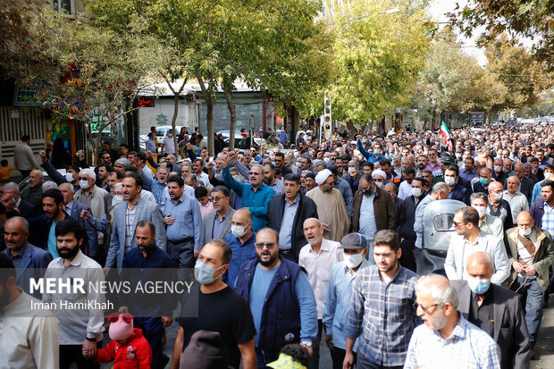 راهپیمایی مردم همدان در محکومیت اقدام تروریستی شاهچراغ