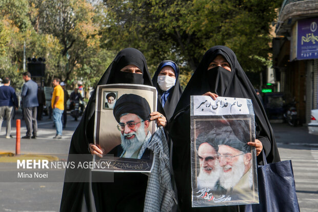 Iranians pour into streets to condemn Shiraz terrorist attack
