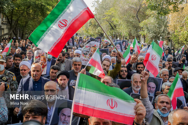 Iranians pour into streets to condemn Shiraz terrorist attack
