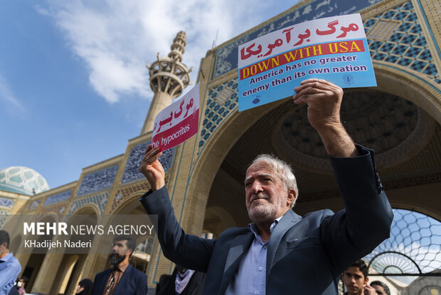 Iranians pour into streets to condemn Shiraz terrorist attack
