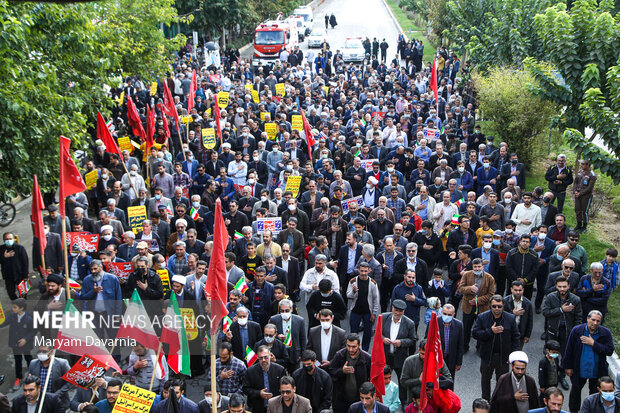 Iranians pour into streets to condemn Shiraz terrorist attack
