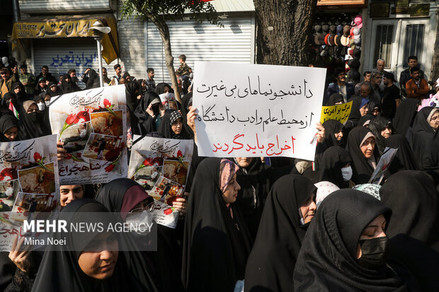 Iranians pour into streets to condemn Shiraz terrorist attack
