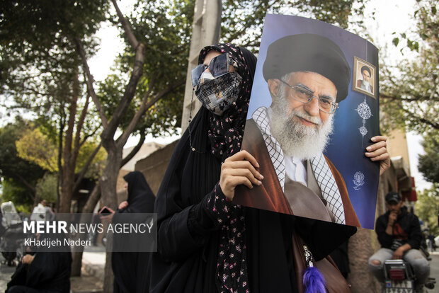 Iranians pour into streets to condemn Shiraz terrorist attack
