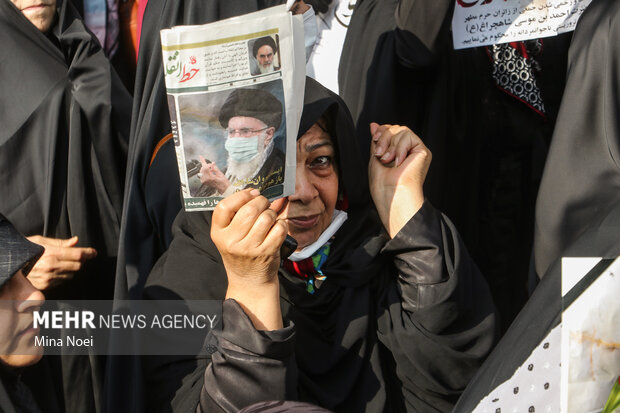 Iranians pour into streets to condemn Shiraz terrorist attack
