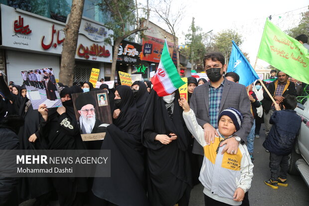 راهپیمایی مردم اردبیل در محکومیت حادثه تروریستی حرم شاهچراغ