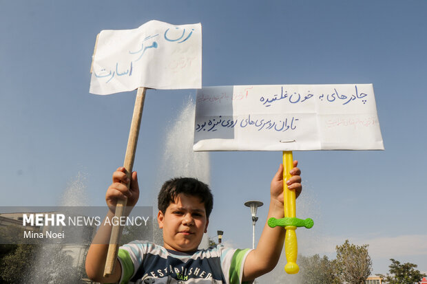 Iranians pour into streets to condemn Shiraz terrorist attack
