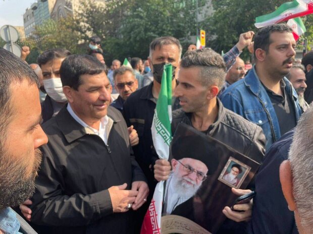 «مخبر» در راهپیمایی محکومیت حادثه تروریستی حرم شاهچراغ شرکت کرد