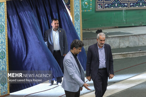 محسن مهرعلیزاده در نماز جمعه تهران ششم آبان ماه ۱۴۰۱ حضور دارد