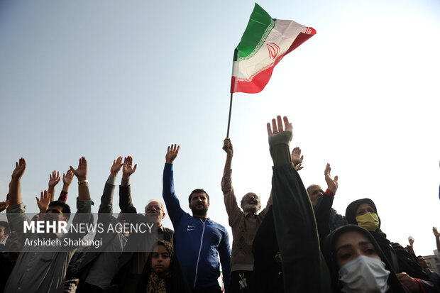 راهپیمایی مردم تهران در پی جنایت حرم مطهر احمدبن موسی (ع)