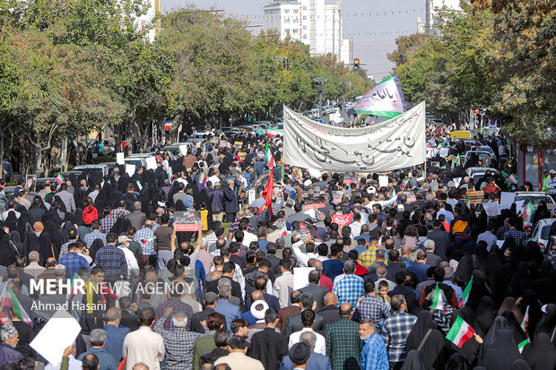 راهپیمایی نمازگزاران مشهدی در محکومیت جنایات اغتشاشگران