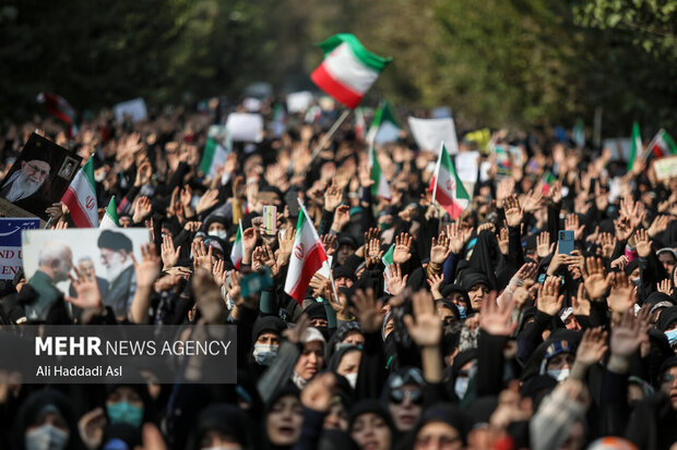 در پی جنایت حرم مطهر احمدبن موسی  مردم شهر تهران در روز جمعه ۶ آبان ماه ۱۴۰۱ و بعد از اقامه نماز جمعه به راهپیمایی پرداخته و عاملان این جنایت را محکوم کردند 