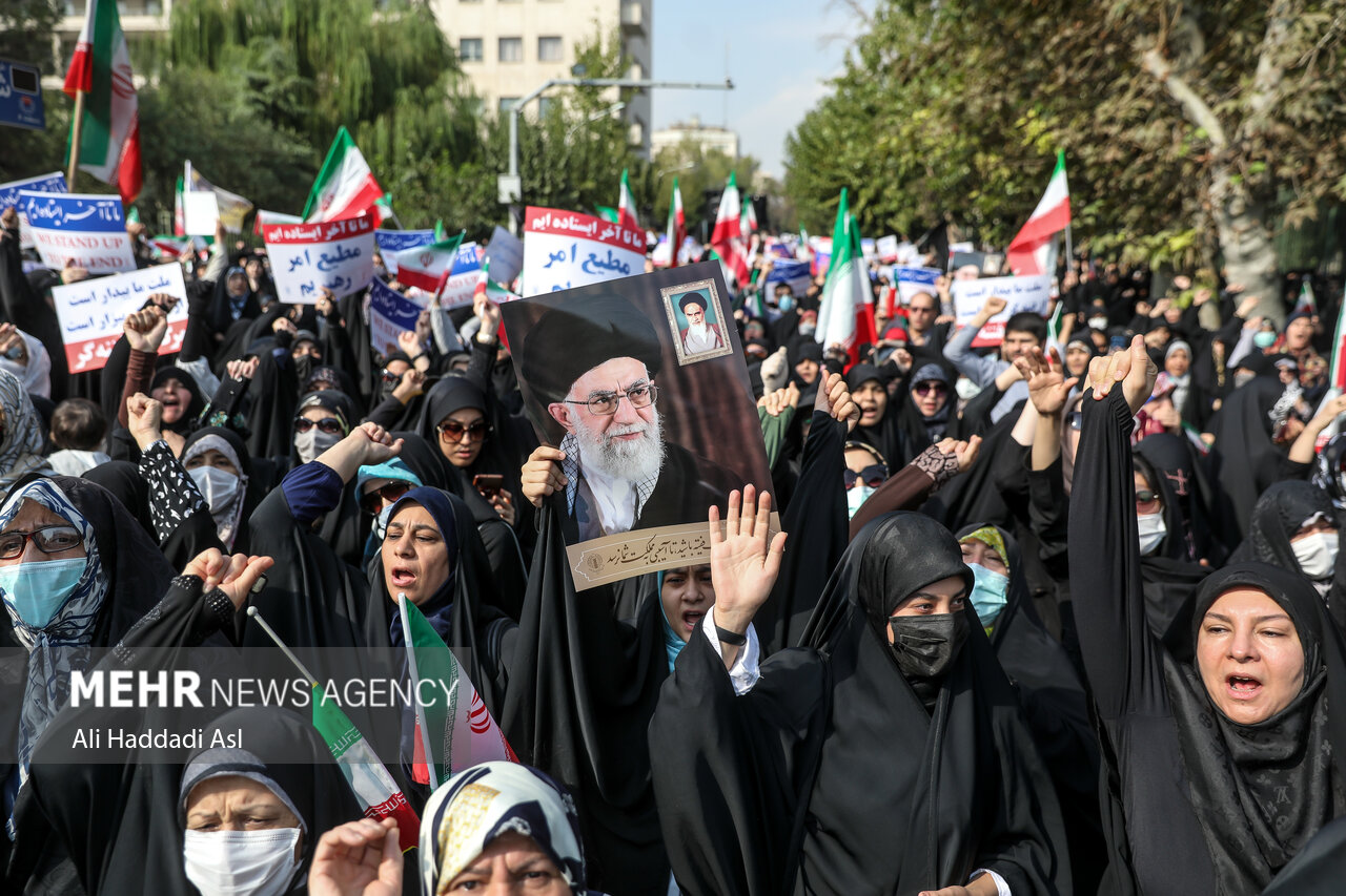 راهپیمایی مردم تهران در پی جنایت حرم مطهر احمدبن موسی (ع)-۱