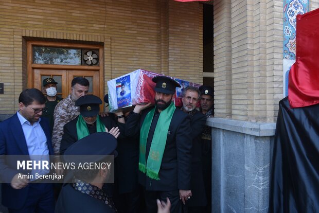 تشییع شهدای حمله تروریستی به حرم شاهچراغ(ع) در شیراز