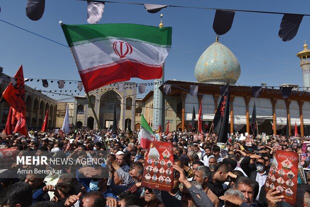 قلب ایران در شیراز تپید/ روایت دلدادگی مردم به شهدای حرم قلب ایران در شیراز تپید/ روایت دلدادگی مردم به شهدای حرم