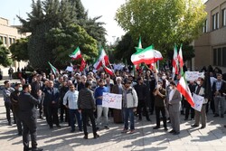 تجمع دانشجویان قزوینی در اعتراض به اغتشاشات اخیر کشور