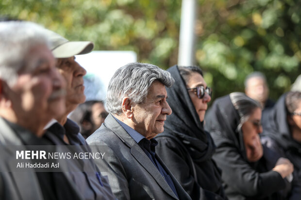 پیکر زنده یاد جلال مقامی بدرقه شد/ مردی که مظلوم زیست و مظلوم رفت