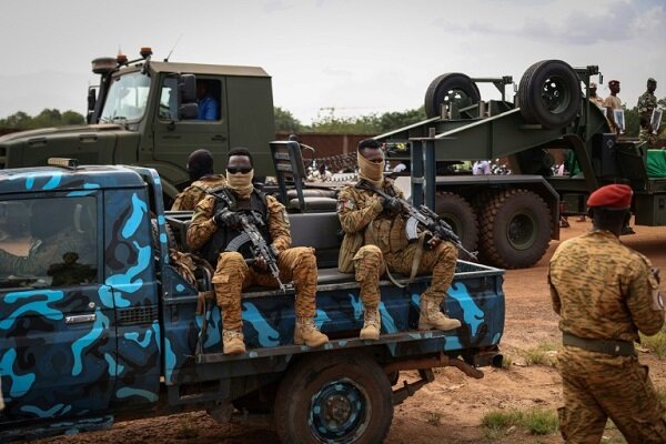 ۱۳ نظامی در بورکینافاسو کشته و ۴ تَن هم زخمی شدند