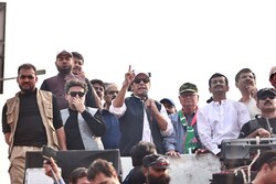 سب کو نظر آ رہا ہے انقلاب کتنی تیزی سے اسلام آباد کی طرف بڑھ رہا ہے، عمران خان