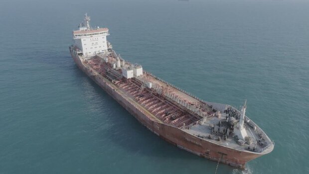 نیروی دریایی سپاه یک نفتکش خارجی را در خلیج فارس توقیف کرد