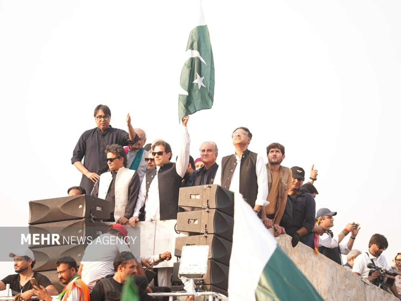 لانگ مارچ میں عمران خان قاتلانہ حملے میں زخمی