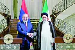 Iranian President Ebrahim Raisi- Armenian Prime Minister Nikol Pashinyan