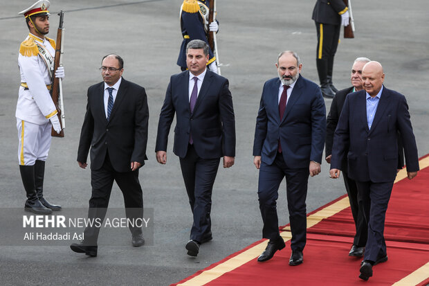 Armenia's Pashinyan arrives in Iranian capital
